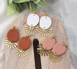 Araw earrings - image